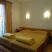 Appartamenti Vella, alloggi privati a Kumbor, Montenegro