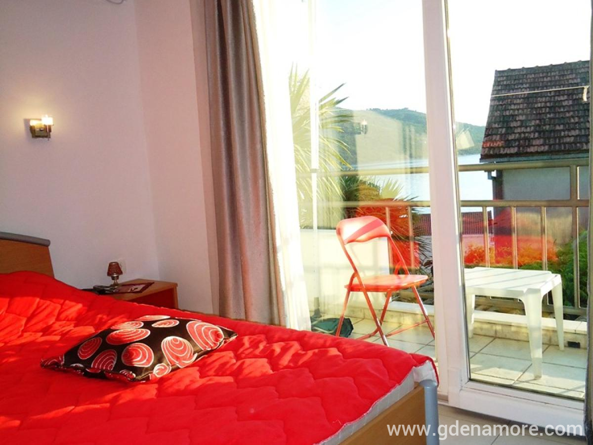 Apartmani Vella, privatni smeštaj u mestu Kumbor, Crna Gora