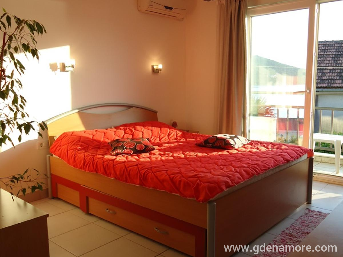 Apartmani Vella, privatni smeštaj u mestu Kumbor, Crna Gora