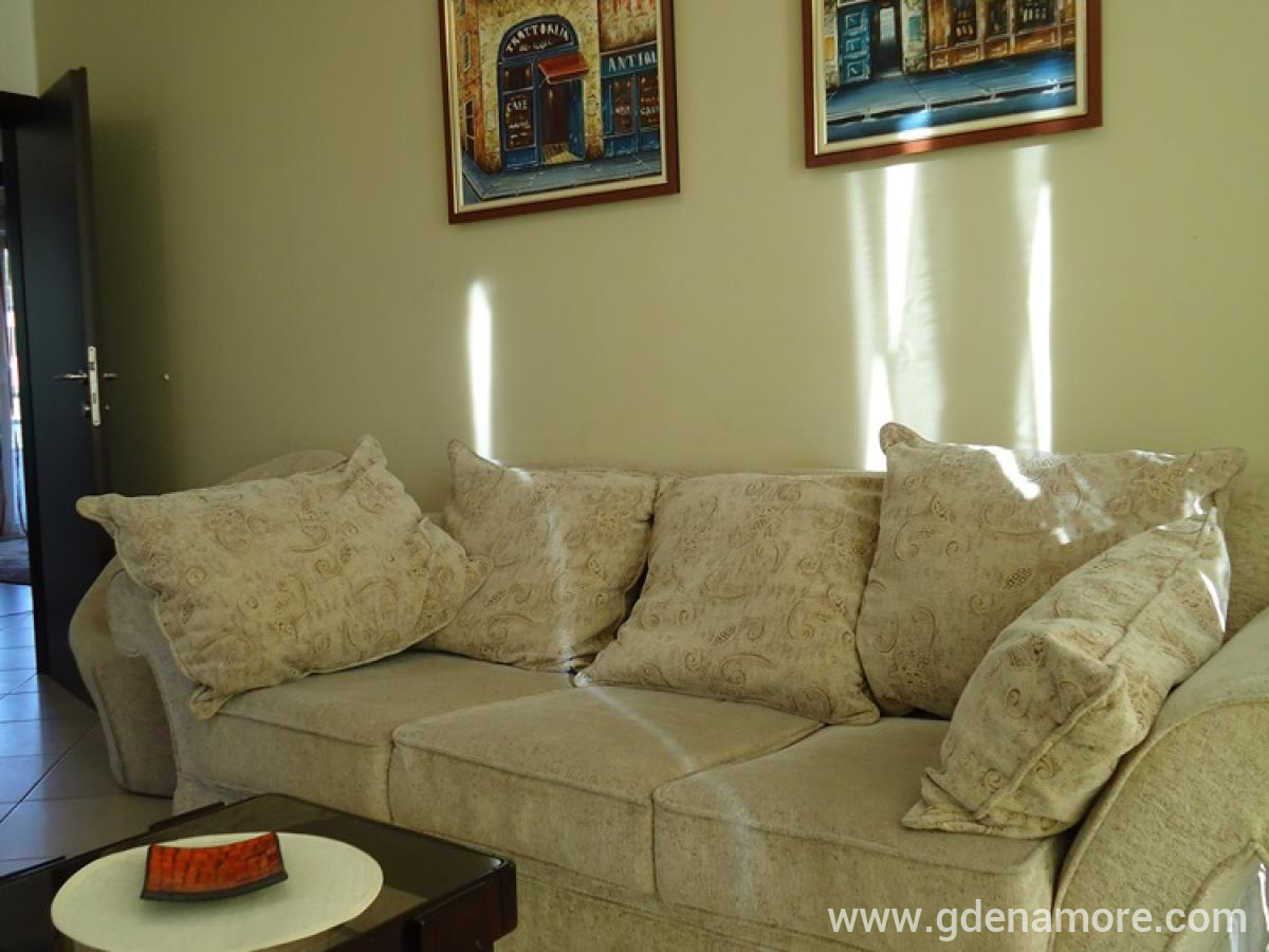 Apartmani Vella, privatni smeštaj u mestu Kumbor, Crna Gora