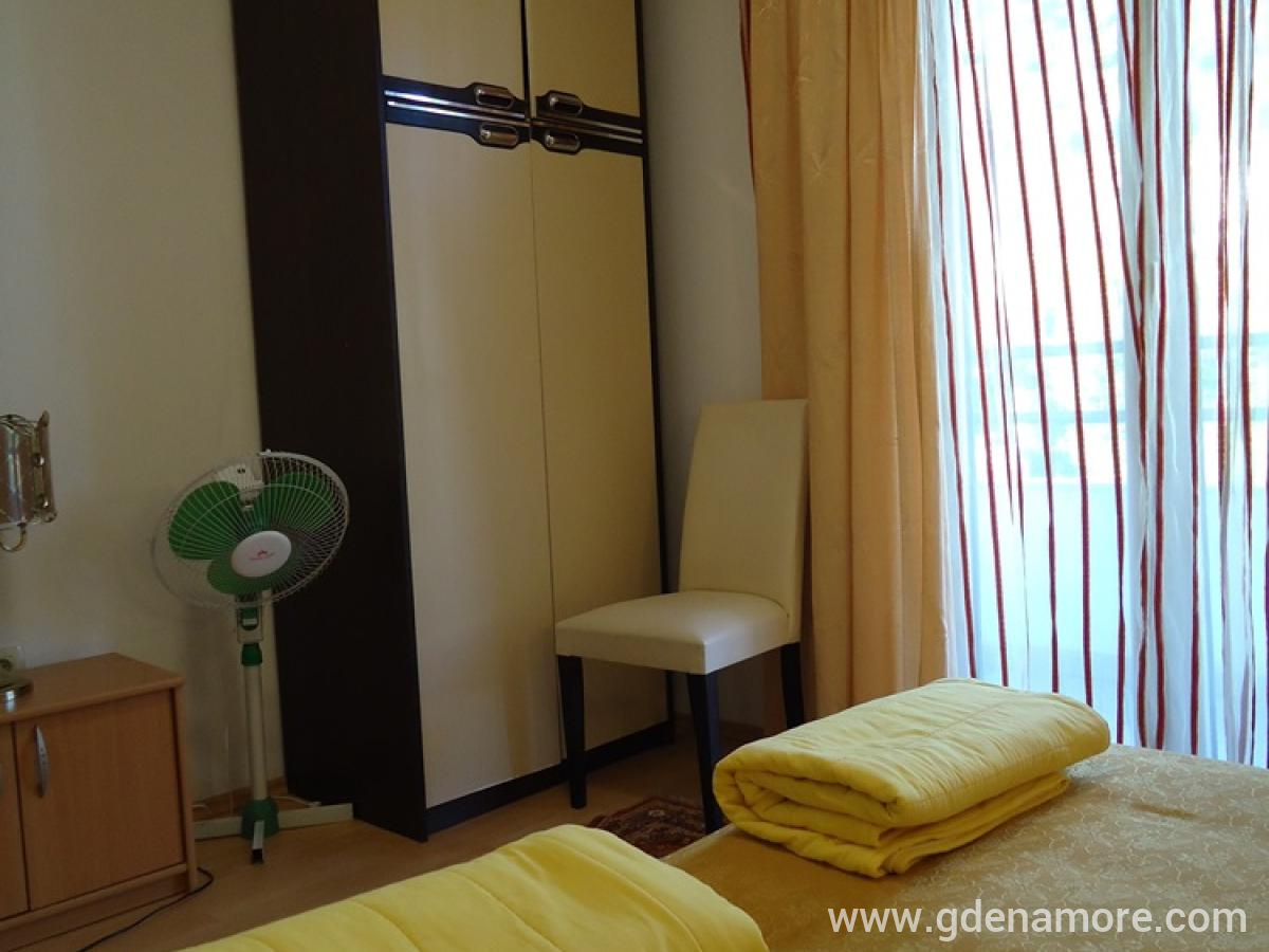Apartmani Vella, privatni smeštaj u mestu Kumbor, Crna Gora